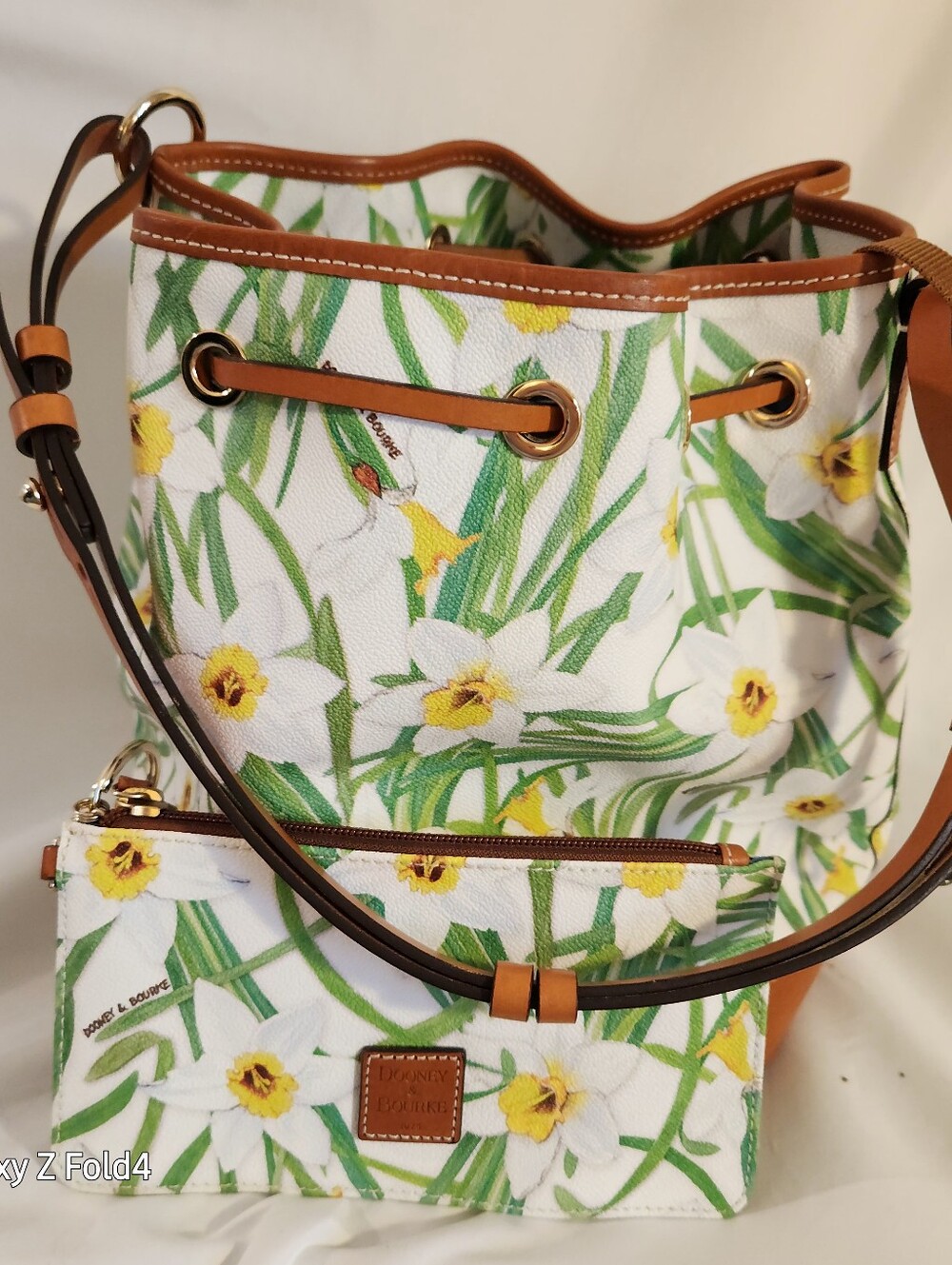 Dooney & Bourke White Floral Drawstring Shoulder Bag with Pouch ** 2PC SET **